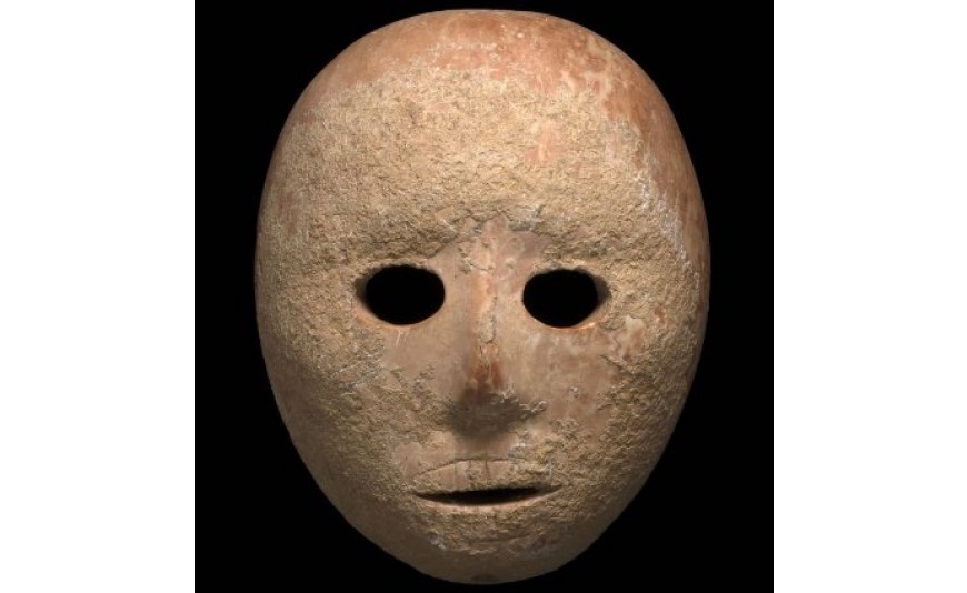 Batı Şeria'da bulunan taş maske