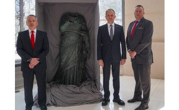 ABD'de ele geçirilen 18 tarihi eserin Türkiye'ye iadesi dolayısıyla New York'ta bir tören düzenlendi.