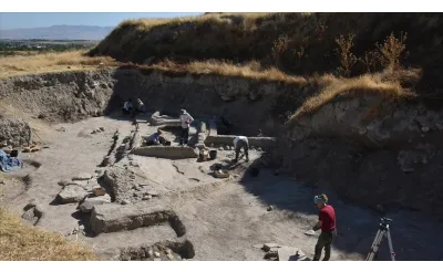 Arslantepe Höyüğü'nde 6 bin 400 yıllık fırın bulundu Arslantepe Höyüğü'nde 6 bin 400 yıllık fırın bulundu