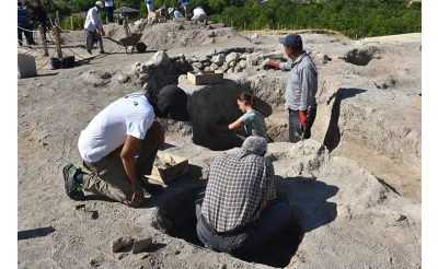 Arslantepe Höyüğü'nde 6 bin 400 yıllık fırın bulundu Arslantepe Höyüğü'nde 6 bin 400 yıllık fırın bulundu