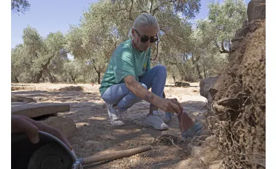 Aydın'daki Nysa Antik Kenti'nde Bin Yıllık Mezarlar Keşfedildi