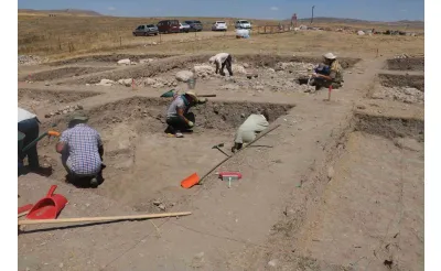Kayalıpınar Kazısında İştar Bayramı'na Ait Tablet Parçası Bulundu