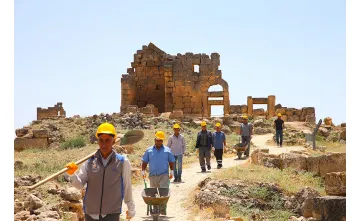 Mithras Tapınağı'nda gizli ayinlere katılanların konakladığı alan bulundu Mithras Tapınağı'nda gizli ayinlere katılanların konakladığı alan bulundu