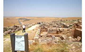 Mithras Tapınağı'nda gizli ayinlere katılanların konakladığı alan bulundu Mithras Tapınağı'nda gizli ayinlere katılanların konakladığı alan bulundu