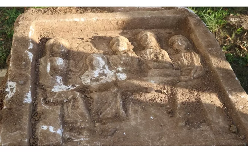 Yalova'da 1800 yıllık mermer stel bulundu