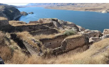 Hasankeyf'te 1600 Yıllık Roma Dönemi Askeri Yapı Kalıntıları Bulundu Hasankeyf'te 1600 Yıllık Roma Dönemi Askeri Yapı Kalıntıları Bulundu