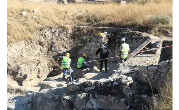 Hasankeyf'te 1600 Yıllık Roma Dönemi Askeri Yapı Kalıntıları Bulundu Hasankeyf'te 1600 Yıllık Roma Dönemi Askeri Yapı Kalıntıları Bulundu