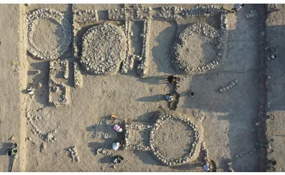 Domuztepe Höyüğü'nde 7 bin 600 yıllık çocuk ve bebek iskeletleri bulundu Domuztepe Höyüğü'nde 7 bin 600 yıllık çocuk ve bebek iskeletleri bulundu