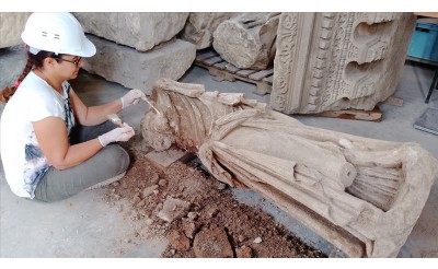 "Dans Eden Musa" heykeli yaklaşık 22 asır sonra Muğla'da gün yüzüne çıkarıldı