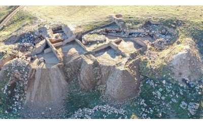 Zernaki Tepe kazılarında antik kentin krokisinin yer aldığı kerpiç parçaları bulundu