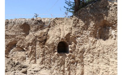Amasya'da bir inşaatın temel kazısı sırasında Roma dönemine ait üç mezar ortaya çıktı