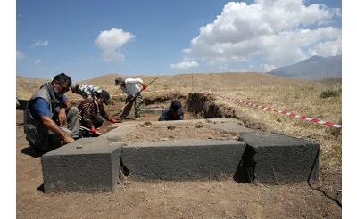 Bitlis'teki Urartu kalesinde yeni buluntular ortaya çıkarıldı Bitlis'teki Urartu kalesinde yeni buluntular ortaya çıkarıldı
