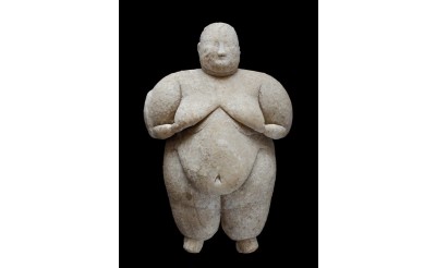 Çatalhöyük'te bulunan kadın heykelciği