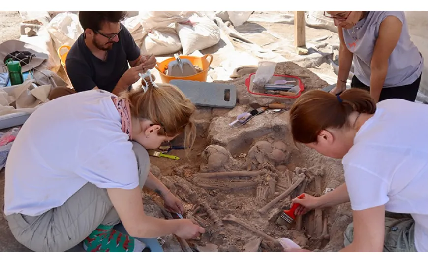 Çatalhöyük'te kafatası delgi operasyonu