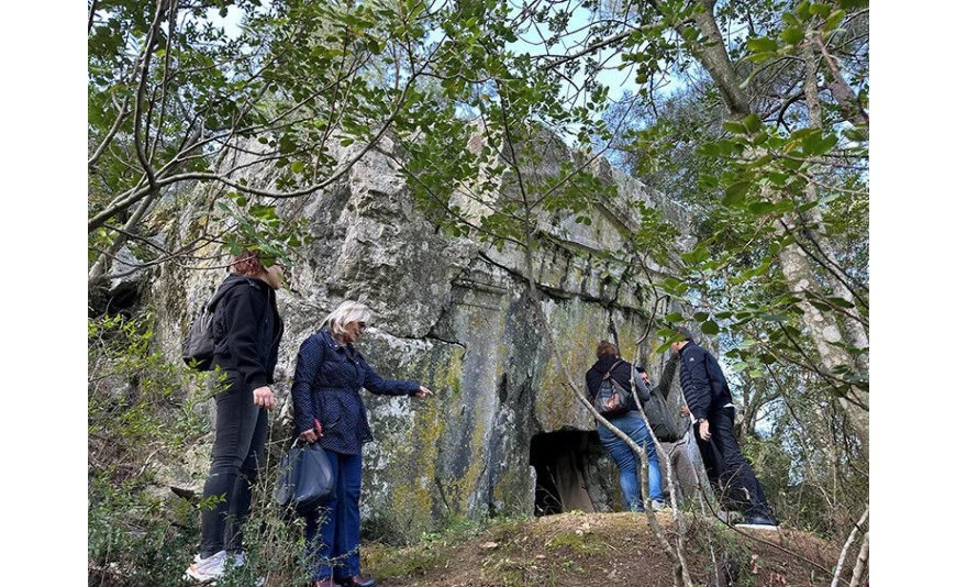 Marmaris'te 2 bin 500 yıllık kaya mezarı turizme kazandırılacak
