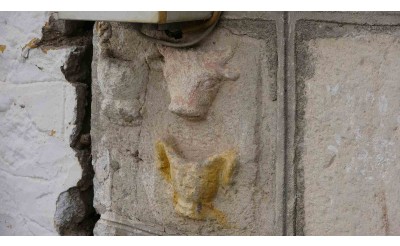 Tarihi mimari parçalar inşaatlarda yapı malzemesi olarak kullanılmış