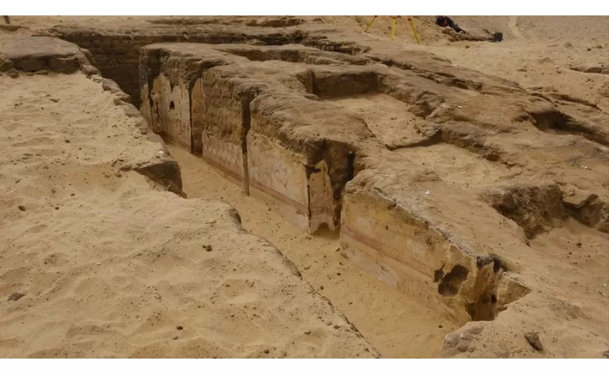Mısır Dahshur'da Eski Krallık Mastabası Keşfedildi