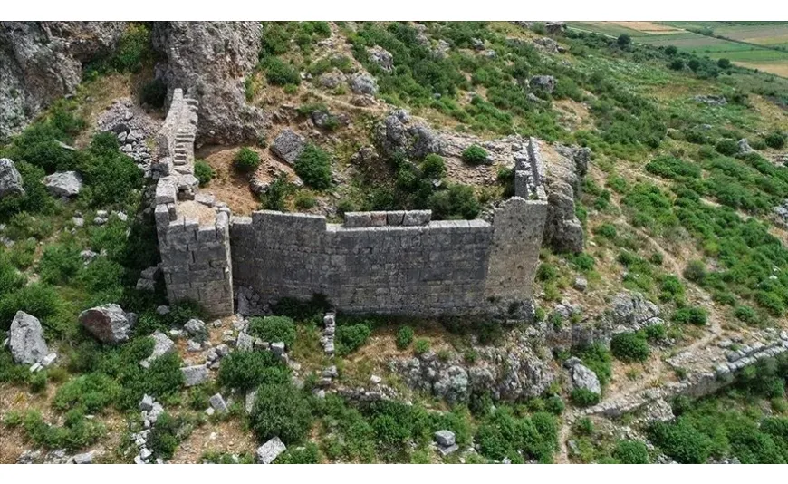 Sillyon Antik Kenti'ndeki 10 bin kişilik stadyum gün yüzüne çıkarılıyor