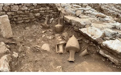 Amos Antik Kenti'nde 10 amfora bulundu