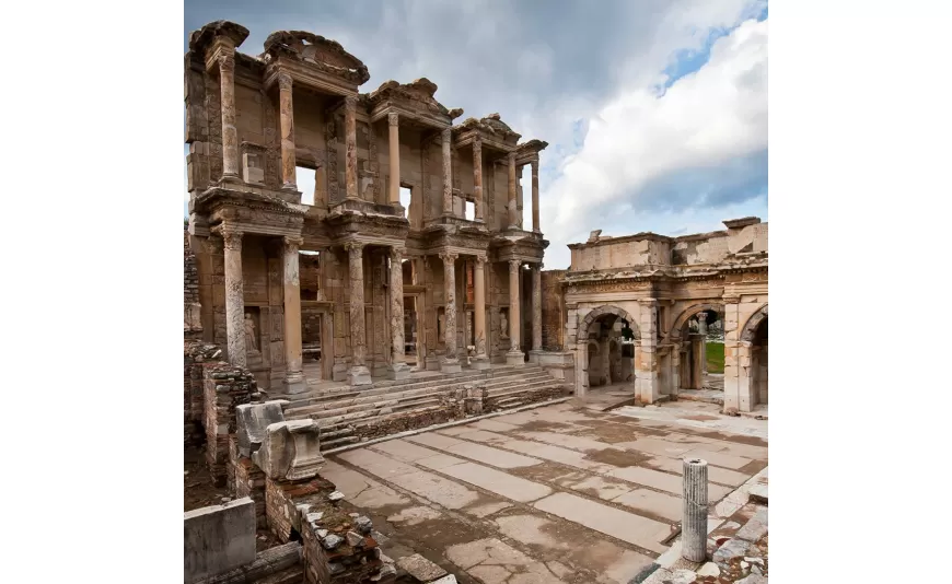 Efes Antik Kenti Celsus Kütüphanesi
