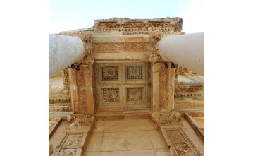 Efes Antik Kenti Celsus Kütüphanesi