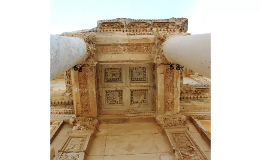 Efes Antik Kenti Celsus Kütüphanesi