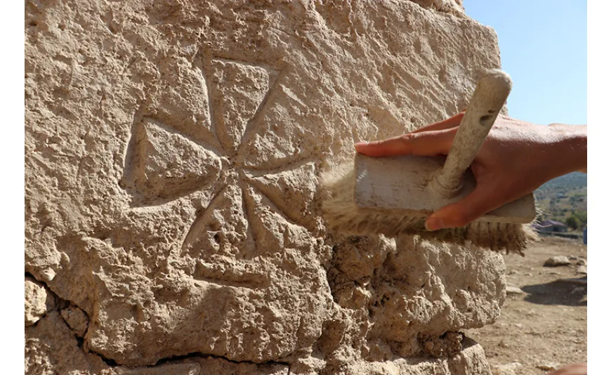 Diyarbakır'da içinde 46 mezar olan 1500 yıllık kilise bulundu