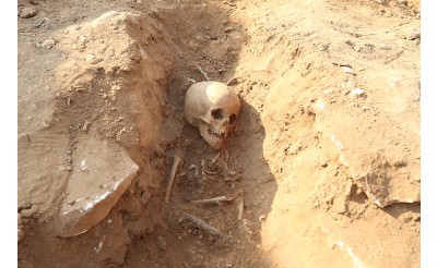 Diyarbakır'da eski taş ocağındaki kazıda 54 çocuğa ait mezarlık bulundu