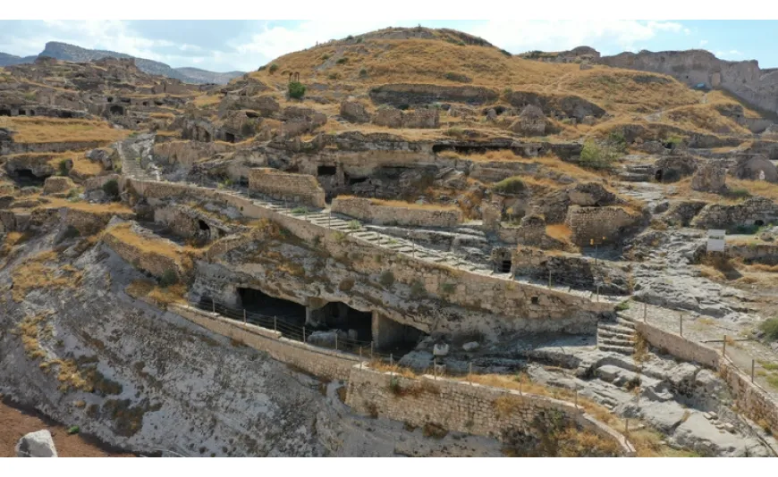 Hasankeyf'te Asurlulardan Cumhuriyet dönemine kadar izler bulundu.