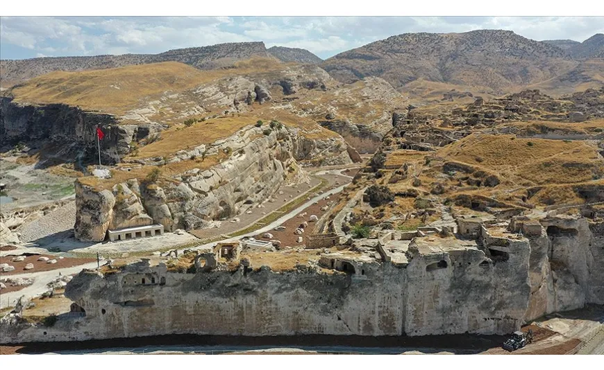 Hasankeyf'te Asurlulardan Cumhuriyet dönemine kadar izler bulundu.