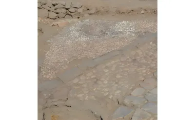 Kahramanmaraş'ın Afşin ilçesindeki Yassı Höyük'te yürütülen kazı çalışmalarında yaklaşık 2 bin 600 yıl öncesine ait Akhamenid döneminden tabakalara rastlandı