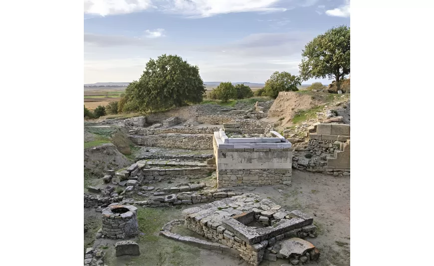 Troya Antik Kenti ve Kazıları