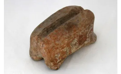 İzmir'deki Ulucak Höyüğü kazılarında 7 bin 700 yılık kil obje bulundu